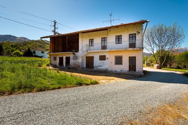 casa indipendente in vendita a Sanfront