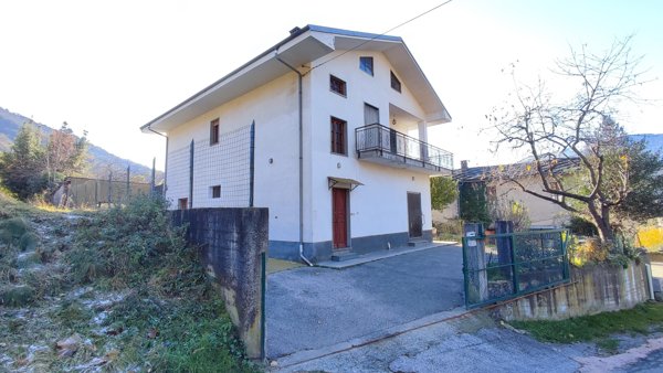 casa indipendente in vendita a Sanfront