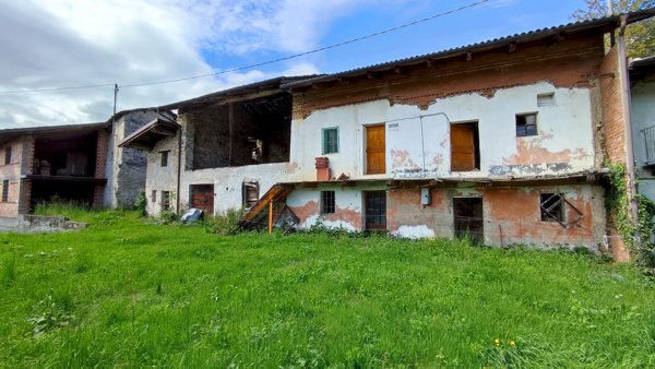 casale in vendita a Sanfront