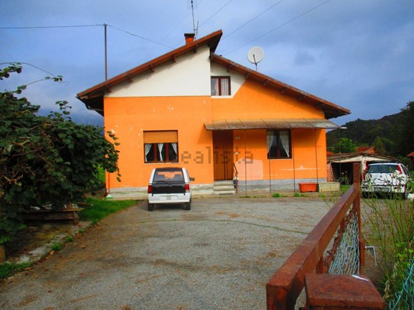 casa indipendente in vendita a Sanfront