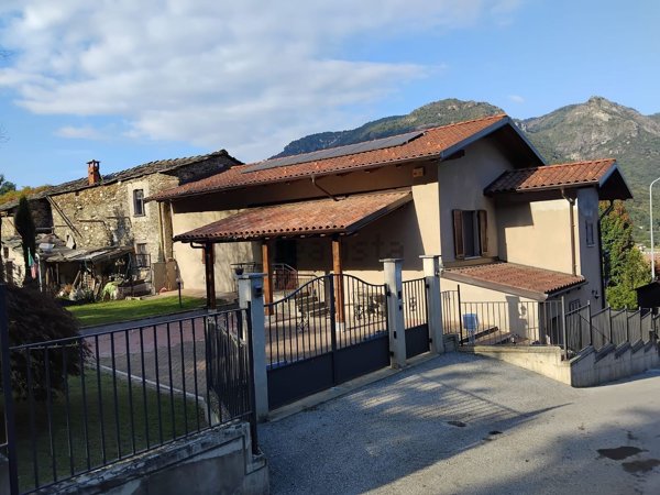 casa indipendente in vendita a Sanfront