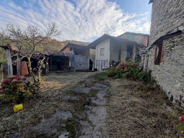 casa indipendente in vendita a Sanfront