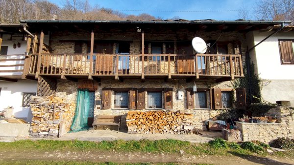 casale in vendita a Sanfront