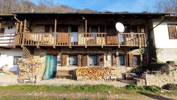 casale in vendita a Sanfront