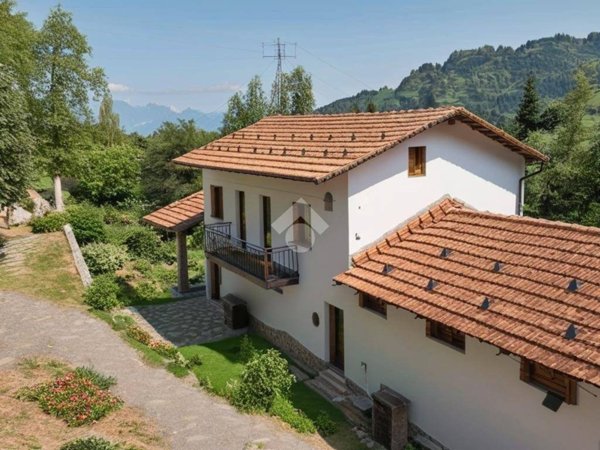 casa indipendente in vendita a Sanfront