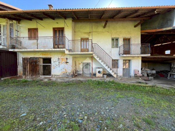 casa semindipendente in vendita a Sanfront