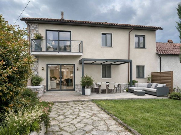 casa indipendente in vendita a San Michele Mondovì