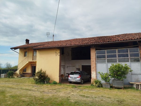 pentavano in vendita a Sant'Albano Stura