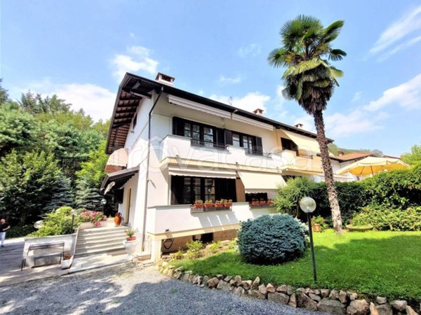 casa indipendente in vendita a Santa Vittoria d'Alba in zona Cinzano