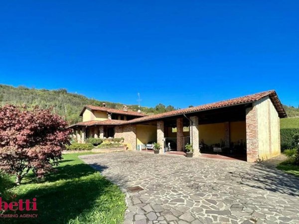 casa indipendente in vendita a Santa Vittoria d'Alba