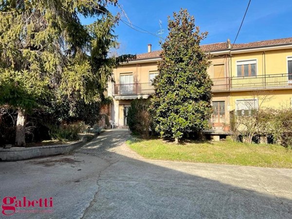 casa indipendente in vendita a Santa Vittoria d'Alba