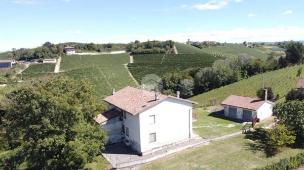 casa indipendente in vendita a Santa Vittoria d'Alba