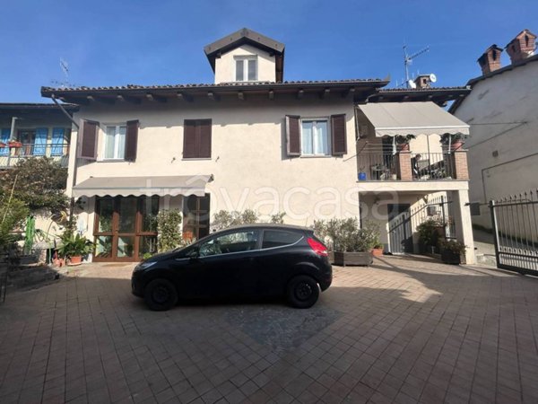casa indipendente in vendita a Santa Vittoria d'Alba