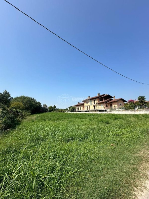 terreno agricolo in vendita a Santa Vittoria d'Alba in zona Cinzano