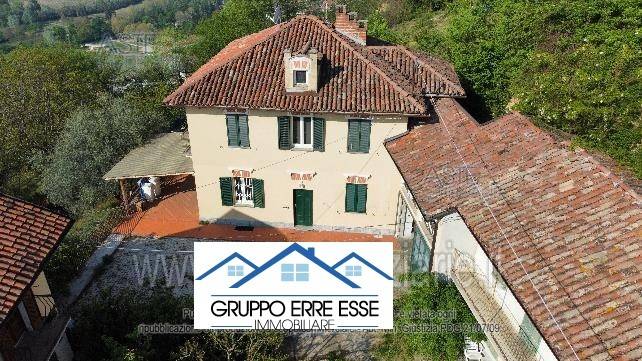 casa indipendente in vendita a Santa Vittoria d'Alba