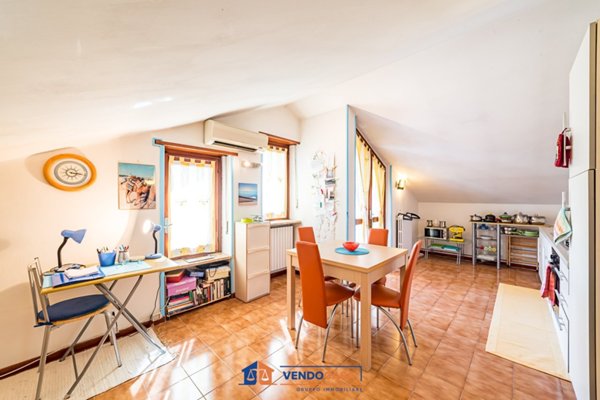 appartamento in vendita a Santa Vittoria d'Alba in zona Cinzano