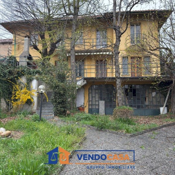 casa indipendente in vendita a Santa Vittoria d'Alba
