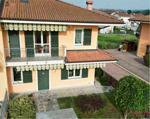 casa indipendente in vendita a Santa Vittoria d'Alba