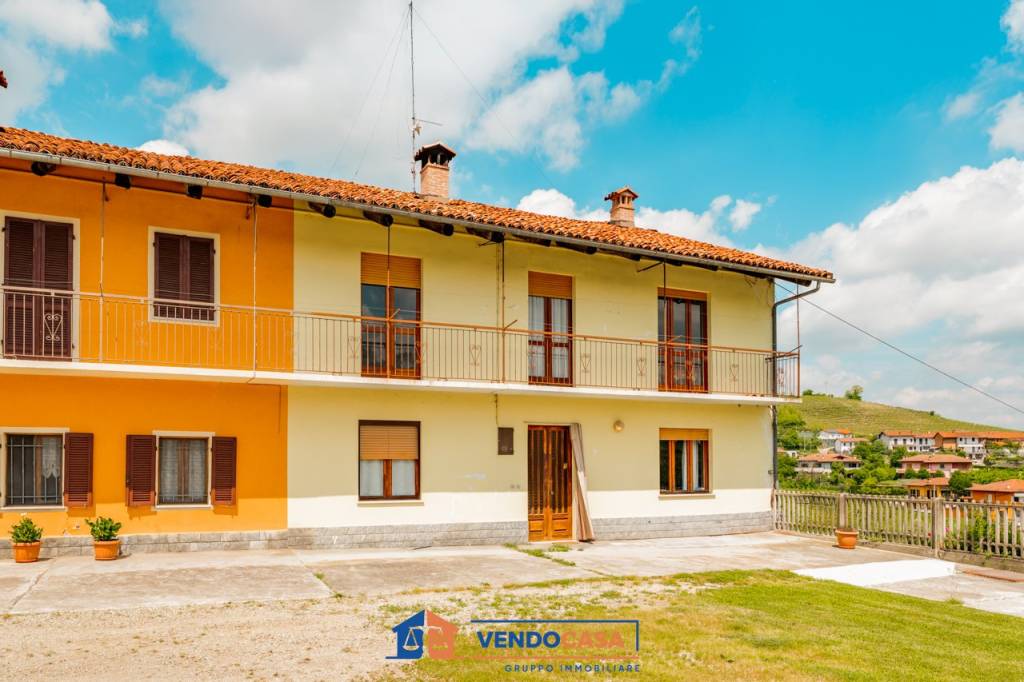 casa indipendente in vendita a Santa Vittoria d'Alba