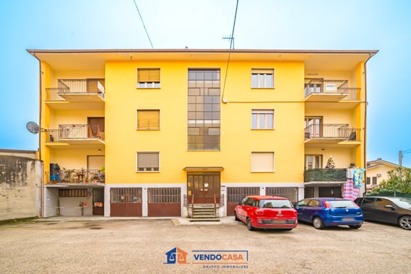 appartamento in vendita a Santa Vittoria d'Alba in zona Cinzano
