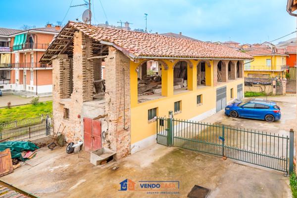 casa indipendente in vendita a Santa Vittoria d'Alba
