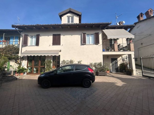 casa indipendente in vendita a Santa Vittoria d'Alba