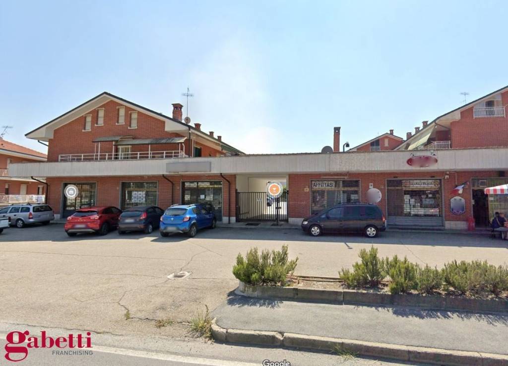 negozio in vendita a Santa Vittoria d'Alba in zona Cinzano