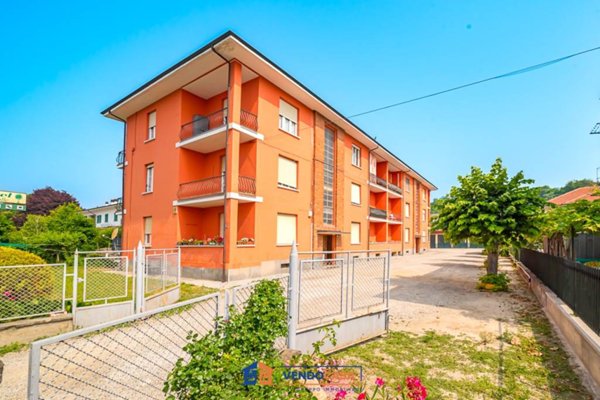 appartamento in vendita a Santa Vittoria d'Alba in zona Cinzano