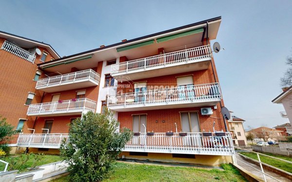 appartamento in vendita a Santa Vittoria d'Alba in zona Cinzano