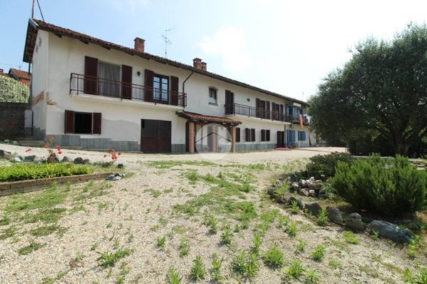 casa indipendente in vendita a Santa Vittoria d'Alba