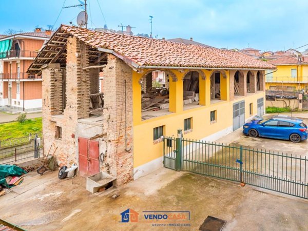 casa indipendente in vendita a Santa Vittoria d'Alba