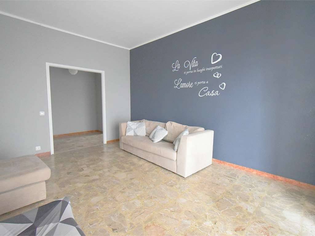 appartamento in vendita a Santa Vittoria d'Alba in zona Cinzano