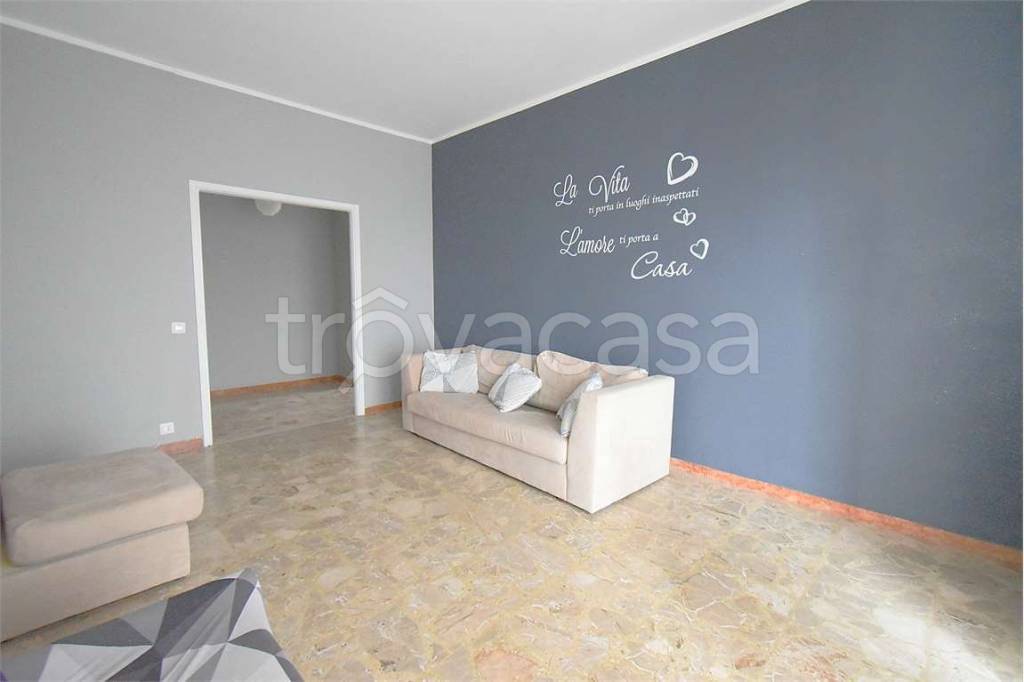 appartamento in vendita a Santa Vittoria d'Alba in zona Cinzano