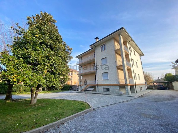 appartamento in vendita a Santa Vittoria d'Alba in zona Cinzano