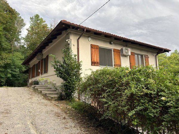casa indipendente in vendita a Santa Vittoria d'Alba
