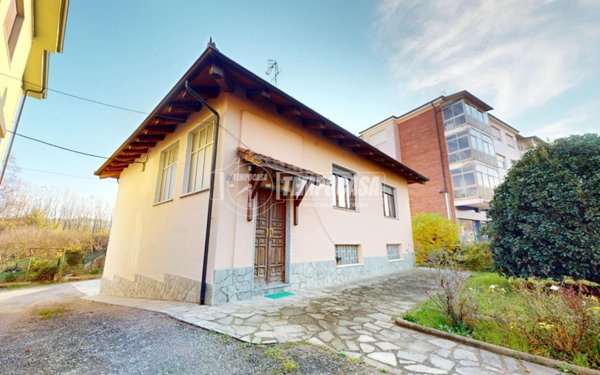 casa indipendente in vendita a Santa Vittoria d'Alba