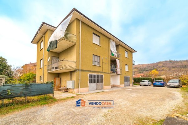 appartamento in vendita a Santa Vittoria d'Alba in zona Cinzano