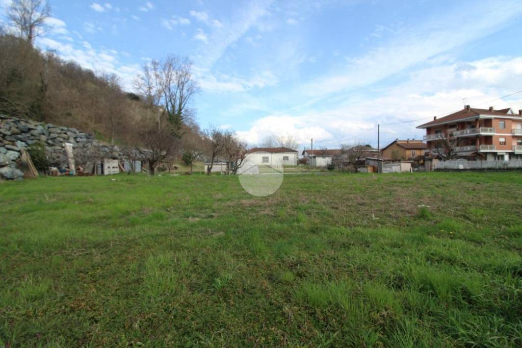 terreno agricolo in vendita a Santa Vittoria d'Alba in zona Cinzano