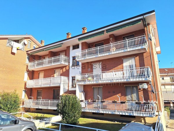 appartamento in vendita a Santa Vittoria d'Alba in zona Cinzano