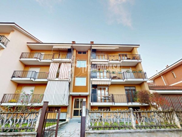 appartamento in vendita a Santa Vittoria d'Alba in zona Cinzano