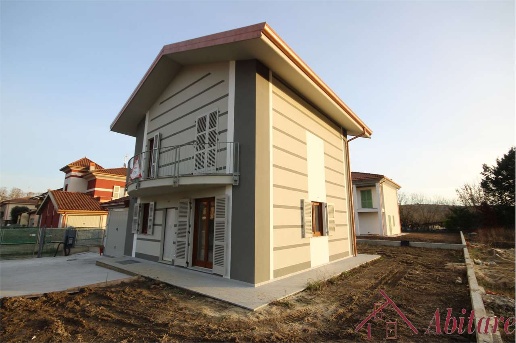 casa indipendente in vendita a Santa Vittoria d'Alba