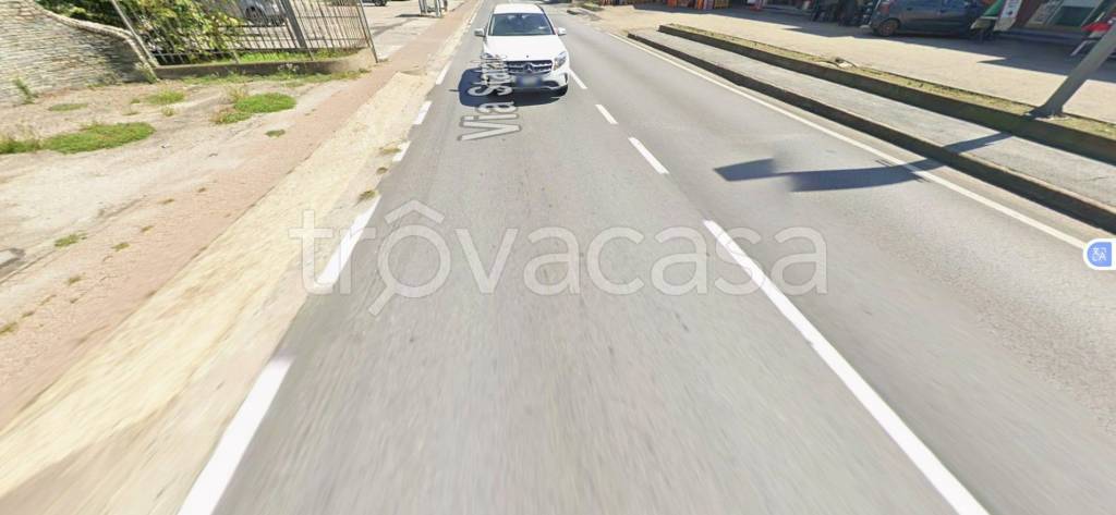 negozio in vendita a Santa Vittoria d'Alba in zona Cinzano