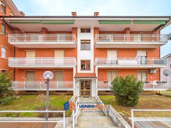 appartamento in vendita a Santa Vittoria d'Alba in zona Cinzano