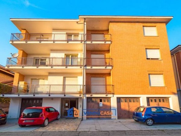appartamento in vendita a Santa Vittoria d'Alba in zona Cinzano