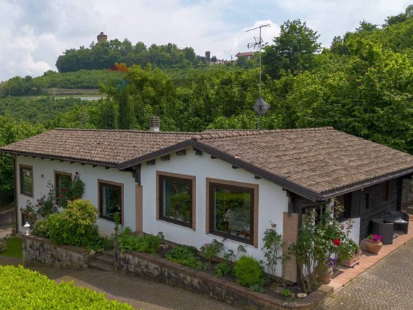 casa indipendente in vendita a Santa Vittoria d'Alba