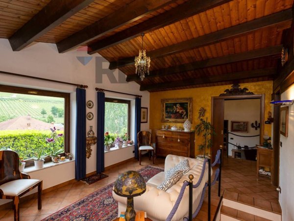 casa indipendente in vendita a Santa Vittoria d'Alba