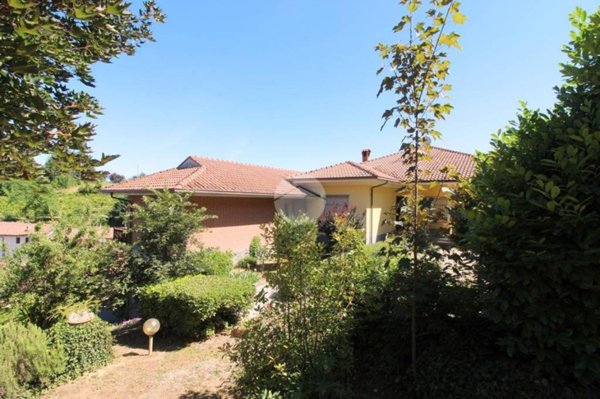 casa indipendente in vendita a Santa Vittoria d'Alba