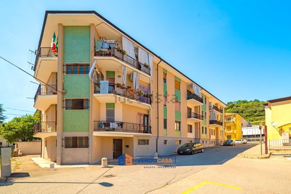 appartamento in vendita a Santa Vittoria d'Alba in zona Cinzano