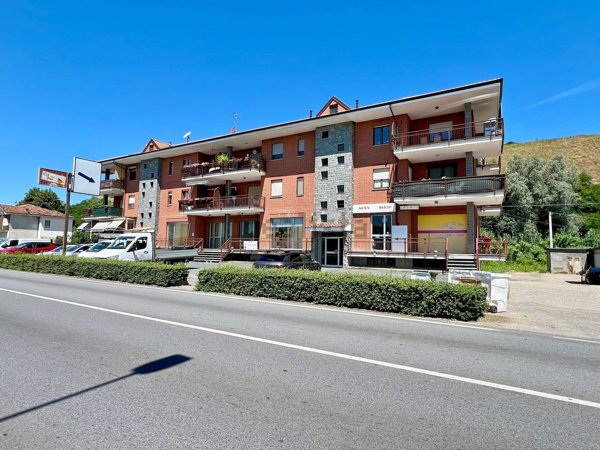 appartamento in vendita a Santa Vittoria d'Alba in zona Cinzano