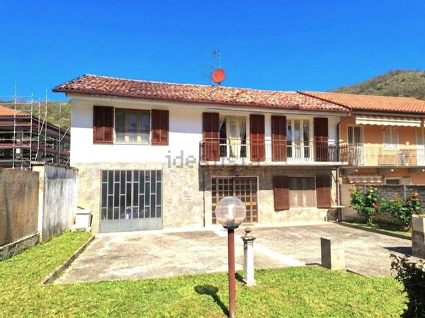 casa indipendente in vendita a Santa Vittoria d'Alba in zona Cinzano